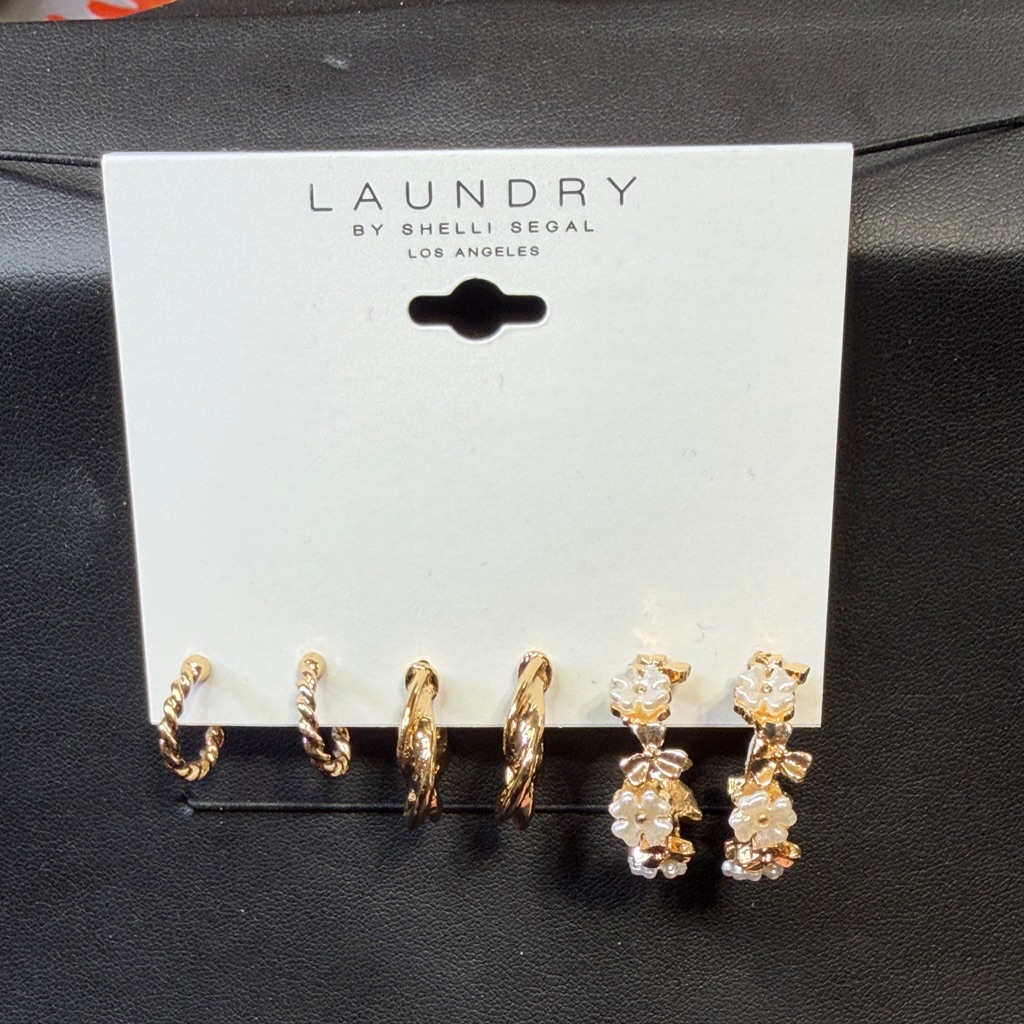 Laundry By Shelli Segal Gold Earring Set 8$